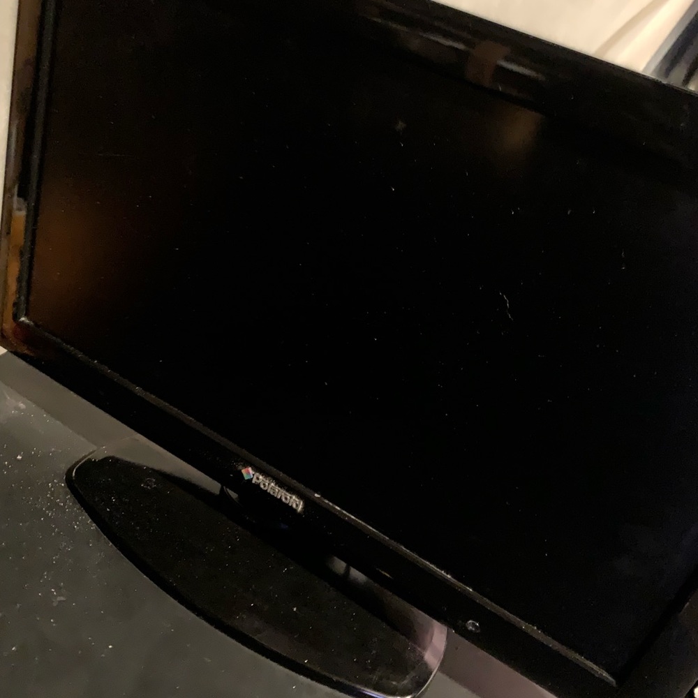 22 in. Polaroid Flat Screen Tv